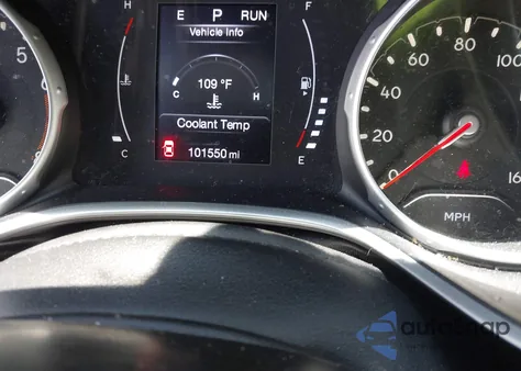 2019 Jeep Compass Latitude 4X4 z USA, uszkodzony, nr VIN 3C4NJDBB3KT648298